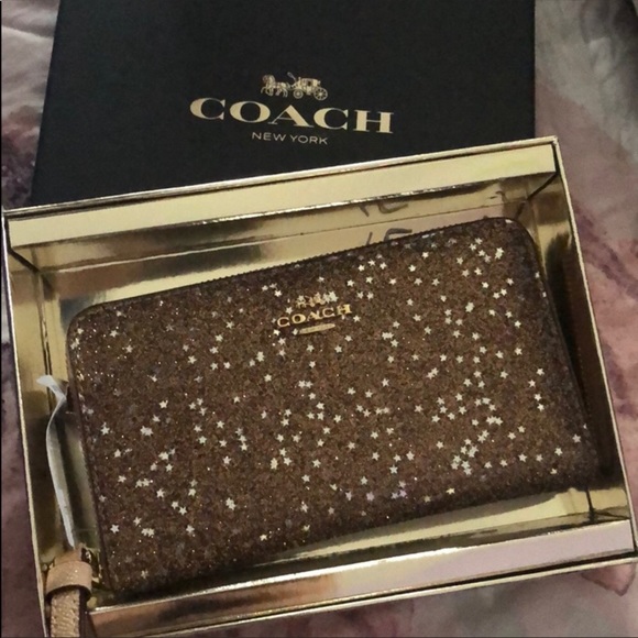 Coach Handbags - NEW.🎉FINAL PRICE🎉Authentic gorgeous coach